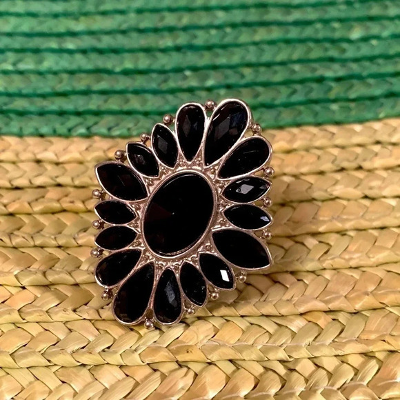 Chunky  Silver Tone & Black Rhinestone Flower Statement Ring - Picture 2 of 10